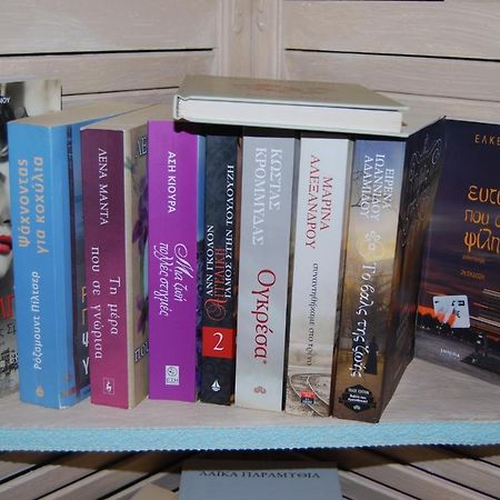 Luxury Traditional Room The Small Bookstore Kastro-Kyllini Exteriör bild