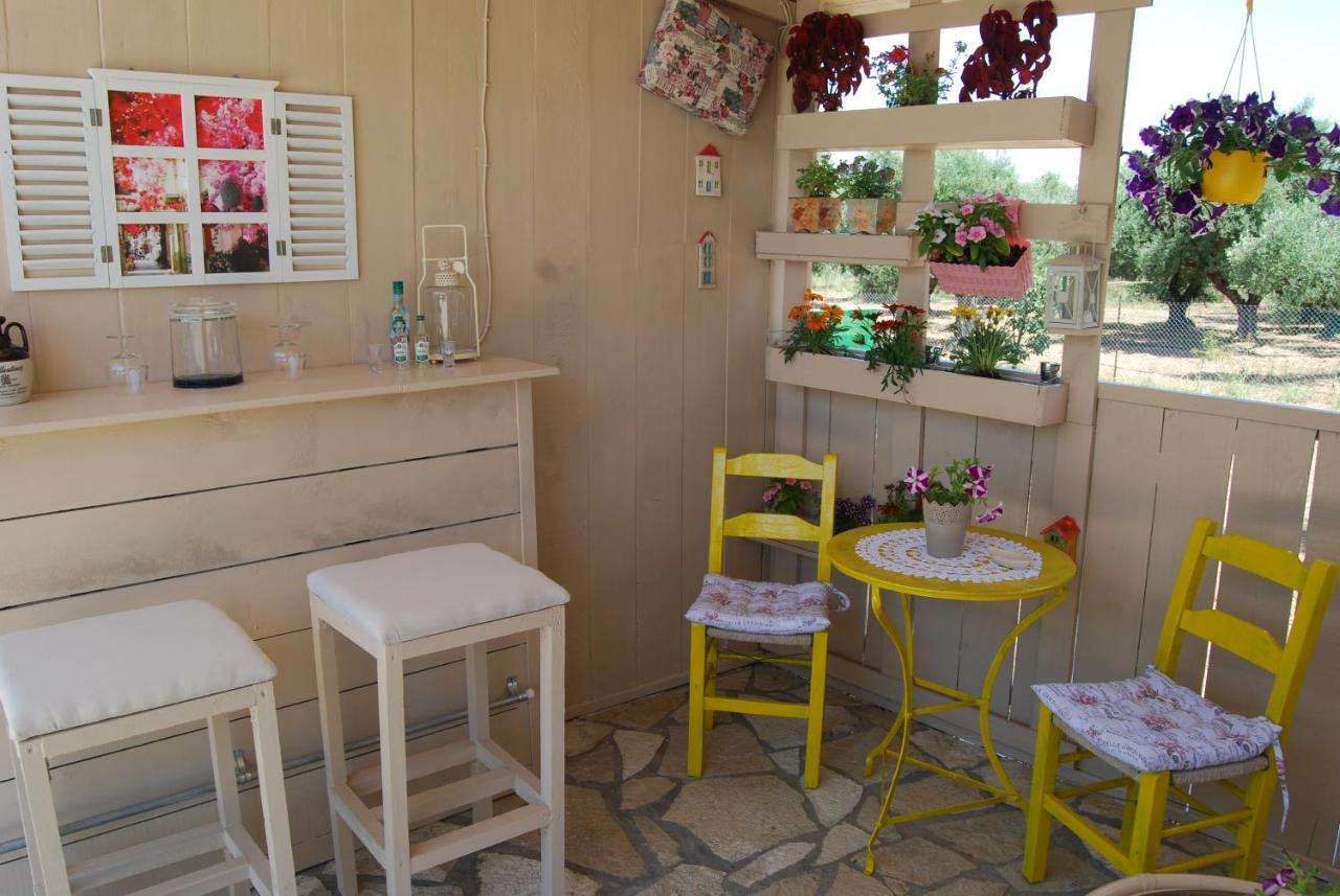 Luxury Traditional Room The Small Bookstore Kastro-Kyllini Exteriör bild